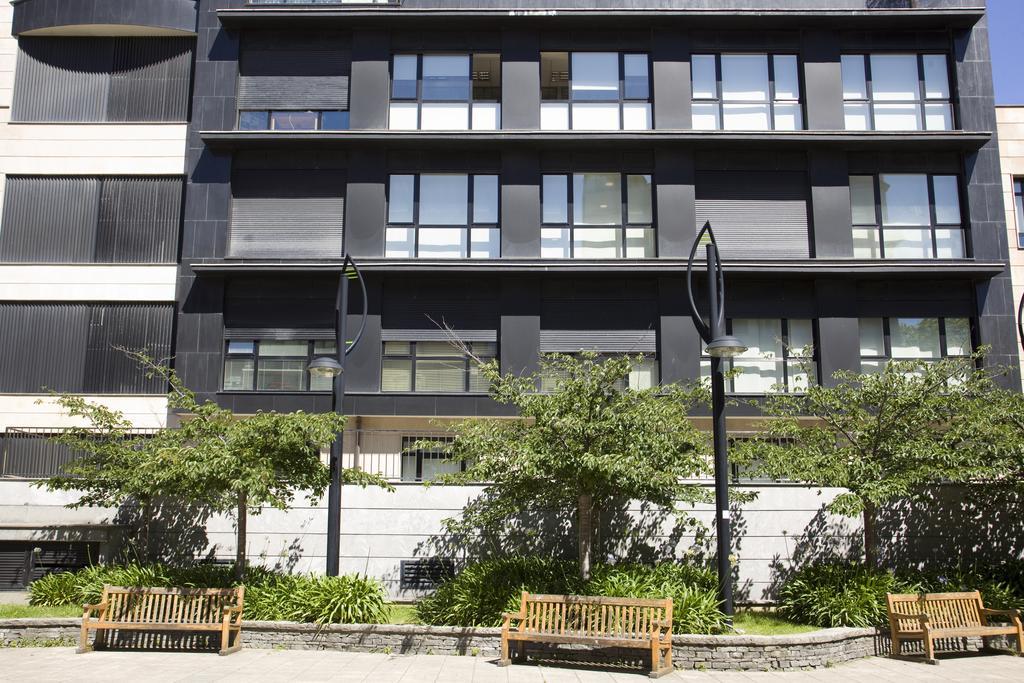 Pensión T5 Donostia Suites San Sebastián Exterior foto