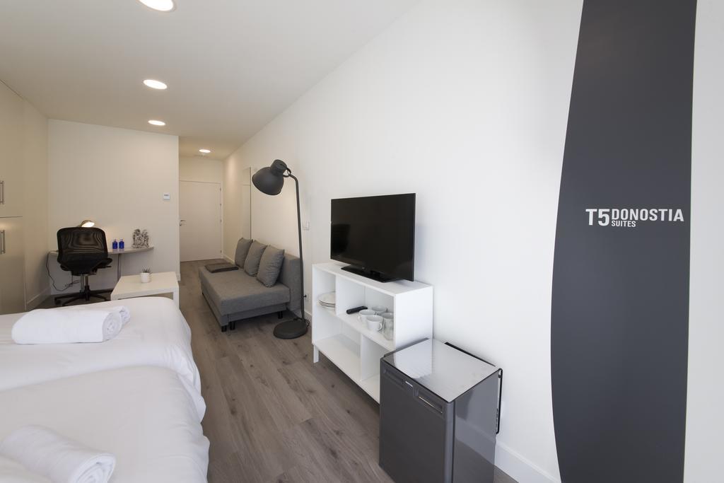 Pensión T5 Donostia Suites San Sebastián Quarto foto